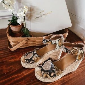 Marc Fisher Alida Wedges